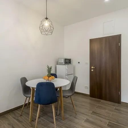 Lana Apartment